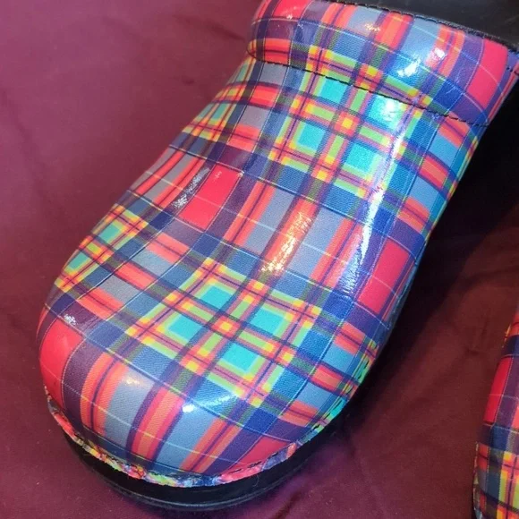 ⭐💥 Women's Dansko clogs size 37 plaid in good condition⭐💥 - Picture 9 of 10
